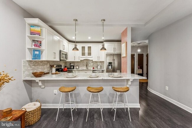 Building Photo - 1833 California St NW Unit 203