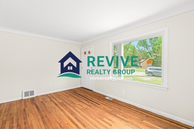 Photo - 20481 Delaware Ave