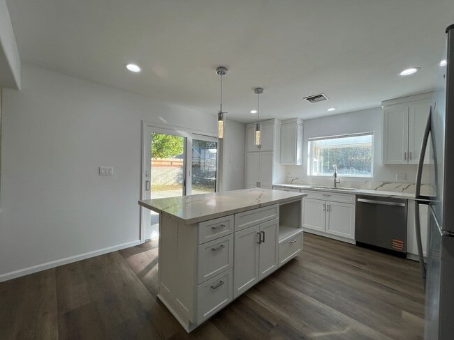 Photo - Fully remodeled Reseda 3+2 home w/solar panels to help lower your utility costs!