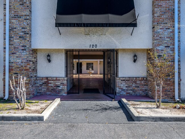 Building Photo - 120 S Church Ave