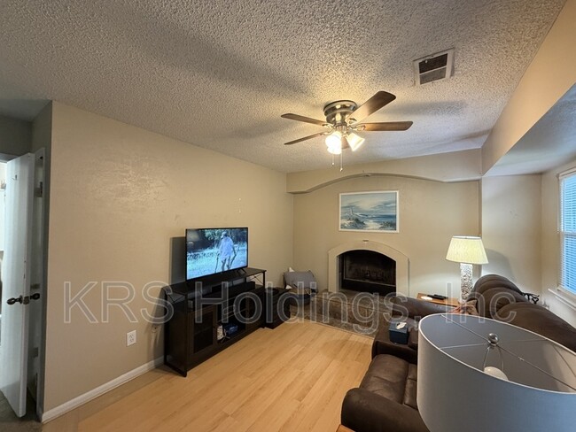 Photo - 4024 Barkleaf Dr