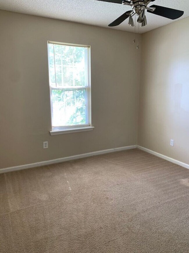 Photo - 3BD/2B located in Valdosta city limits.