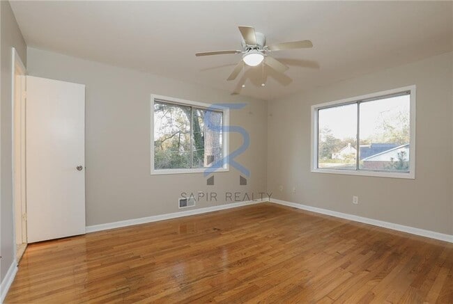 Photo - 507 Menefee St