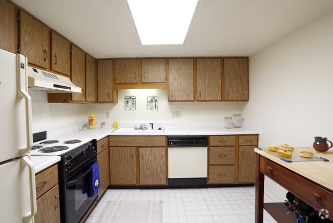 Photo - Braeburn Village