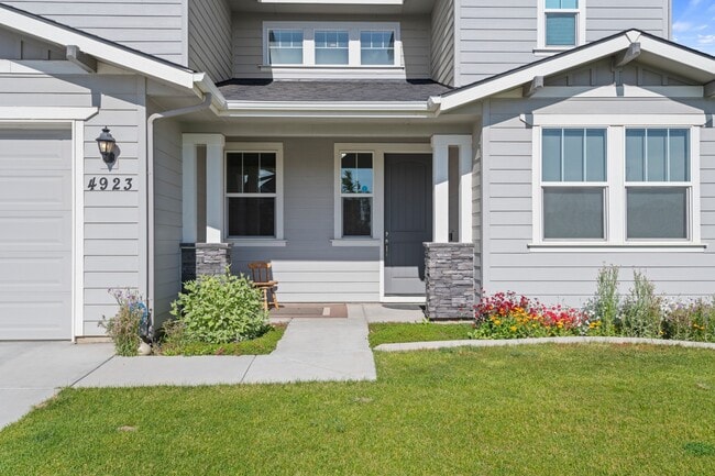 Photo - 4923 N Glenrock Ave