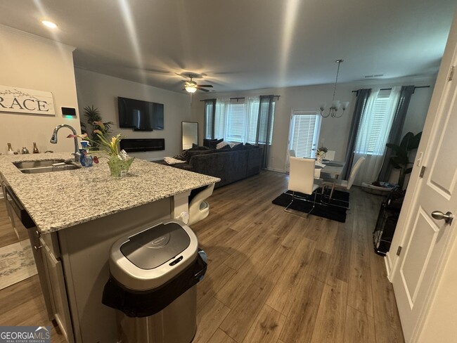 Photo - 644 River Gdns Dr