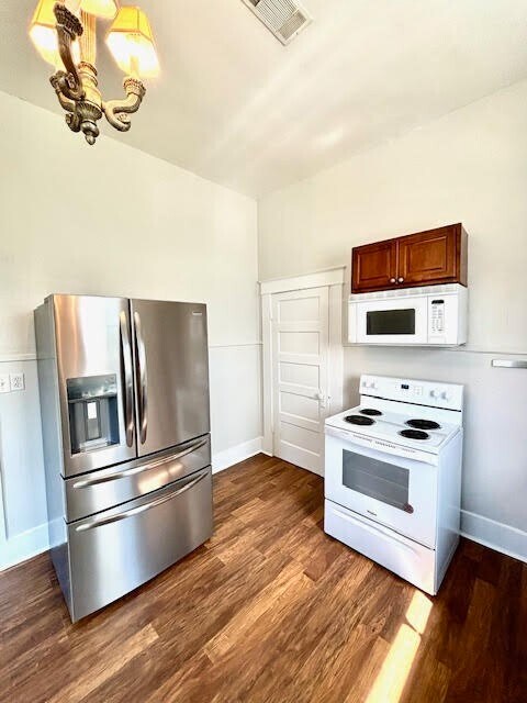 Photo - 211 E Phillips St