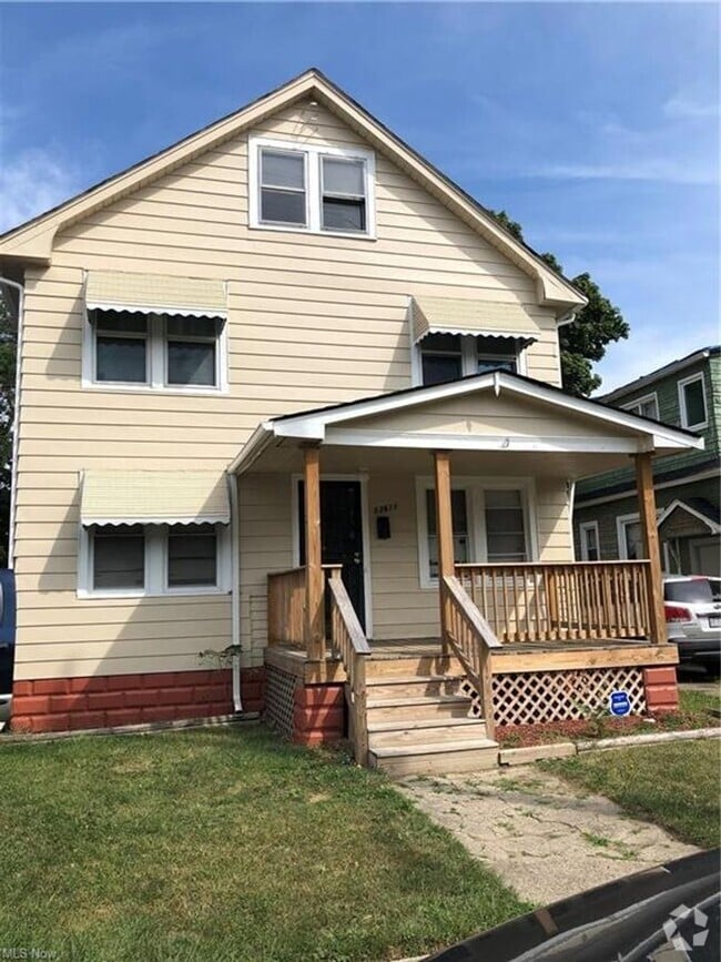 Building Photo - Section 8 Accepted! 3br/1ba Spacious home!