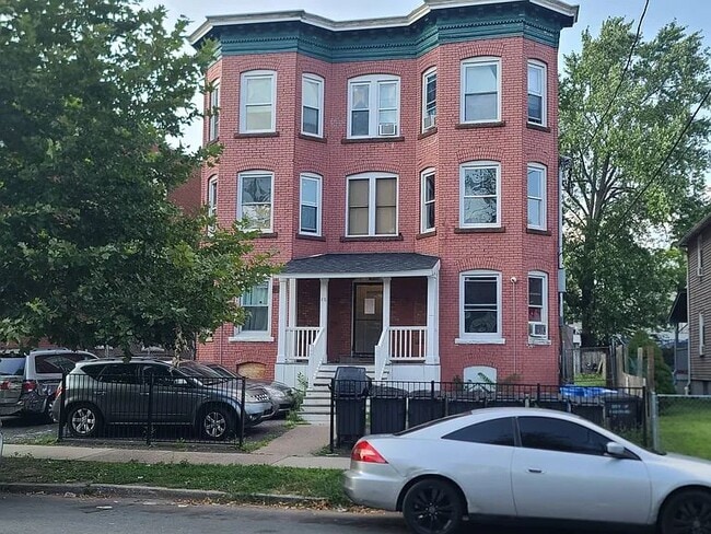 Building Photo - 48 Elliott St