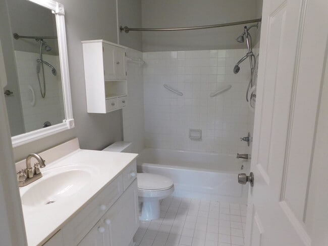 405 W 7th St