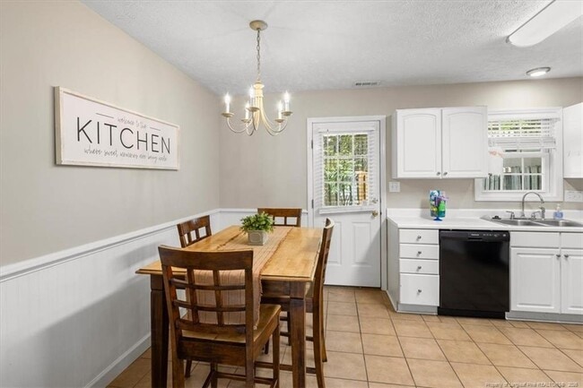 Photo - 421 Cityview Ln