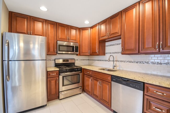 Photo - 109 4th Ave Unit 109 4th Avenue Apt B