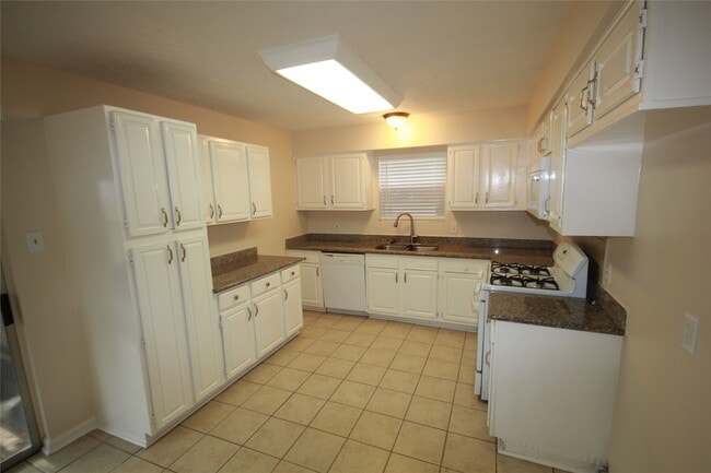 Photo - 5302 Town Park Blvd