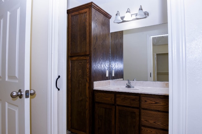 Photo - 2013 Lacywood Unit A