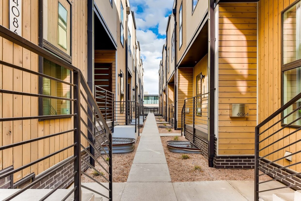 Modern 2 Bed + Office Bedroom Townhome for... - Modern 2 Bed + Office Bedroom Townhome for...