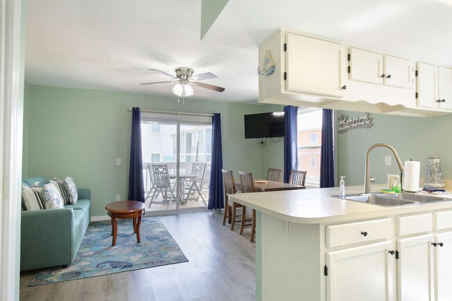 Building Photo - 608 Carolina Beach Ave S Unit ID1302636P Rental