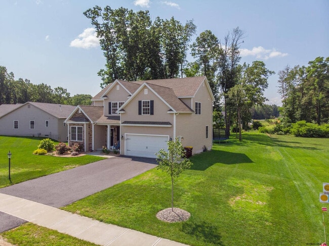 Photo - 106 Balsam Way