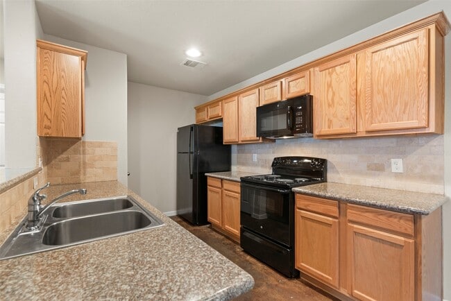 Photo - 16940 W Juneau St