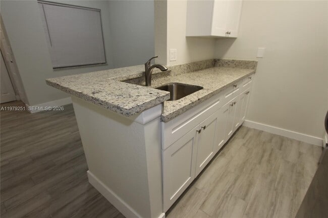 Photo - 2831 N Oakland Forest Dr Unit 309