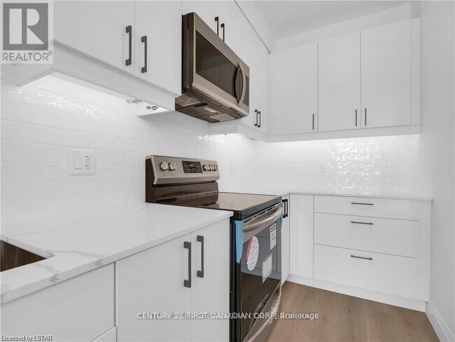 Photo - 3900 Savoy St