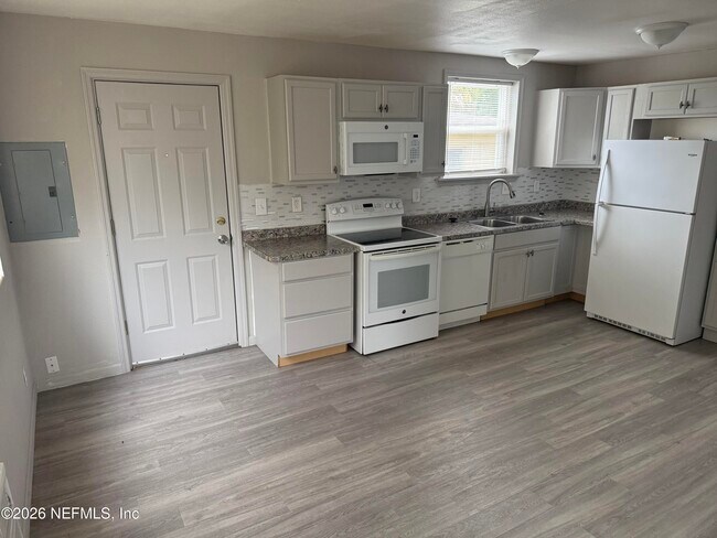 Photo - 5659 Ansley St