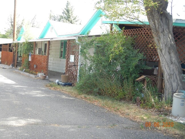 Building Photo - 130 E Broadway St
