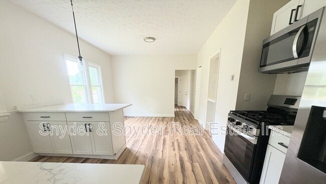 Photo - 884 Copley Rd