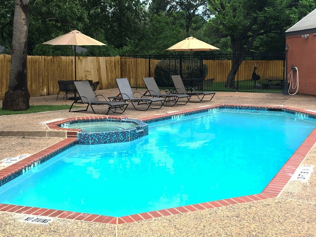 Building Photo - Arts at Turtle Creek Rental