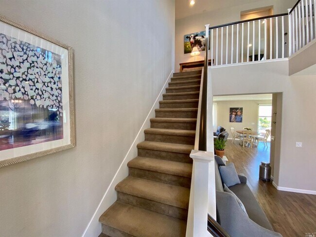 Photo - Living in Luxury in a Peaceful Setting