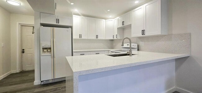 Photo - 5539 Courtyard Dr Unit 5539