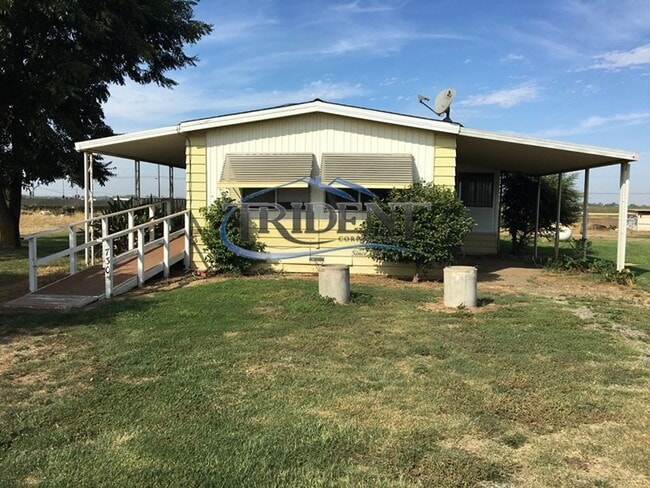 Building Photo - 2-bedroom, 2 bath manufactured home