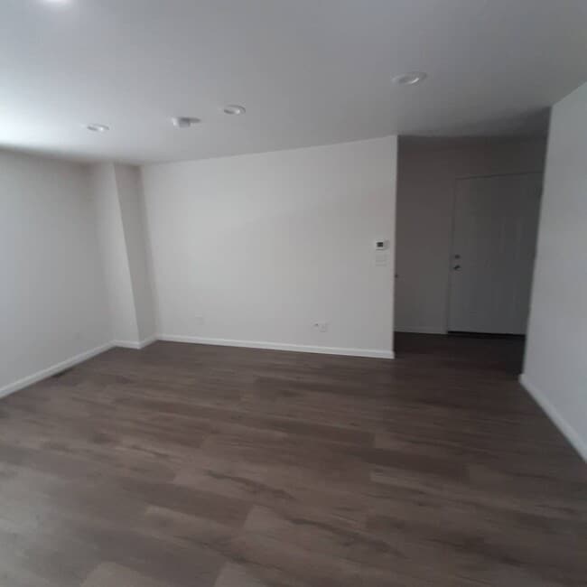 Photo - 104 E Main St