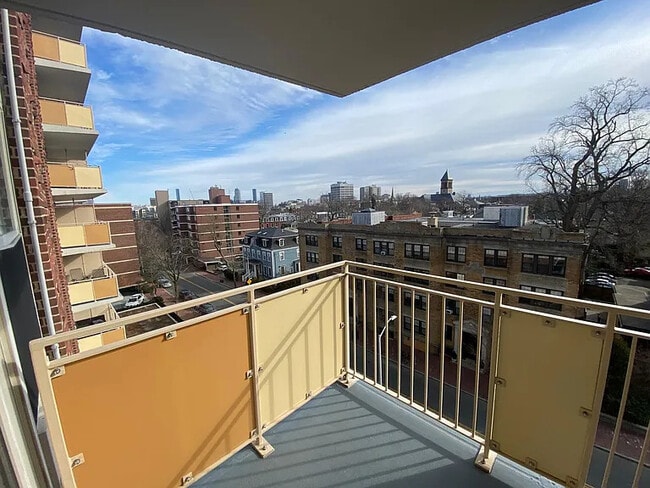 Building Photo - Harvard Towers