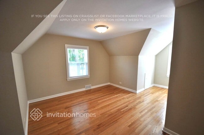 Photo - 9852 Schiller Blvd