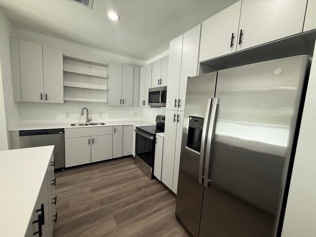 Pin Oaks Apartments