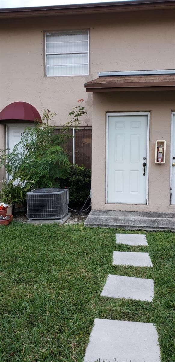 Building Photo - 15260 SW 80th St Unit 14