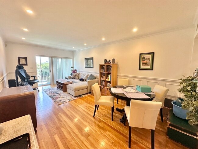 Building Photo - 231 Coolidge Ave Unit 411 Rental