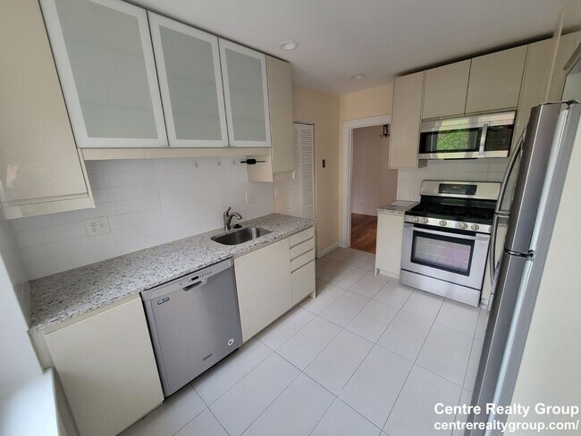 Photo - 76 Strathmore Rd Unit #6