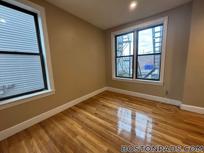17 Highgate St Unit 1