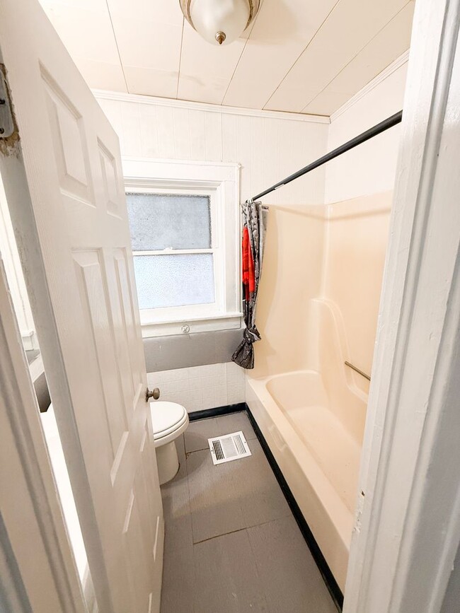 Photo - Cozy 2 bed 1 bath!