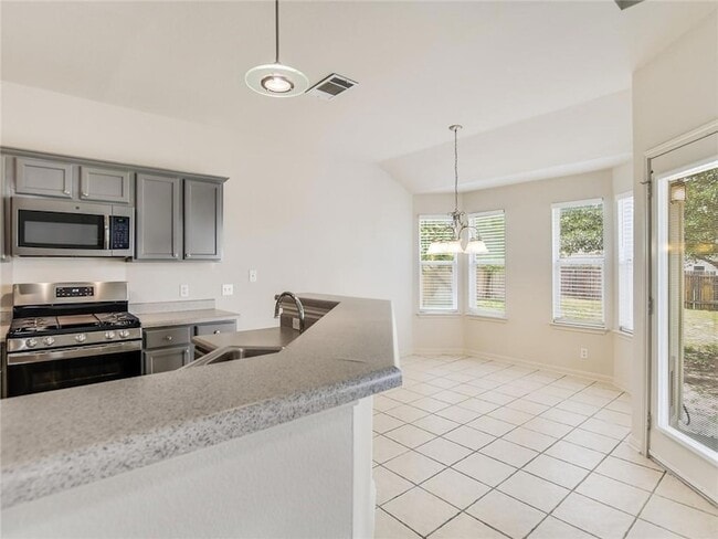 305 Dana Dr