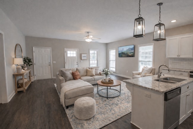 Photo - 28 Grove Cir