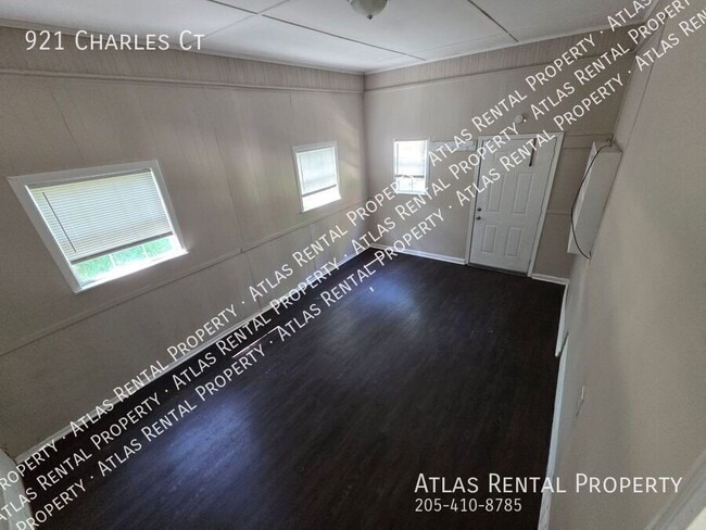 Photo - 921 Charles Ct