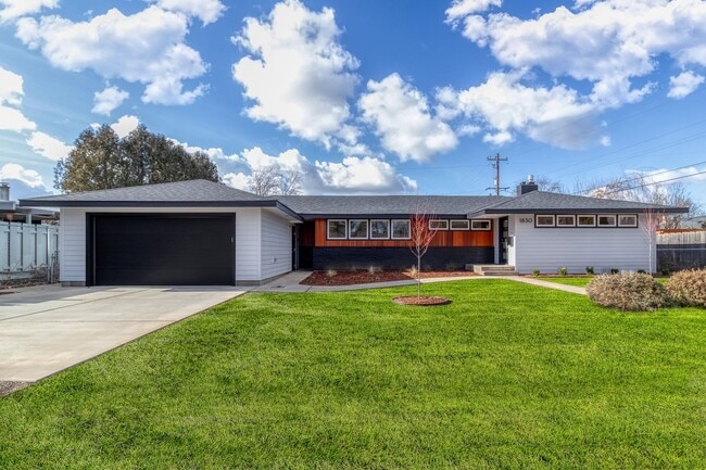 Building Photo - Beautifully Redesigned Home in Quiet Neighborhood