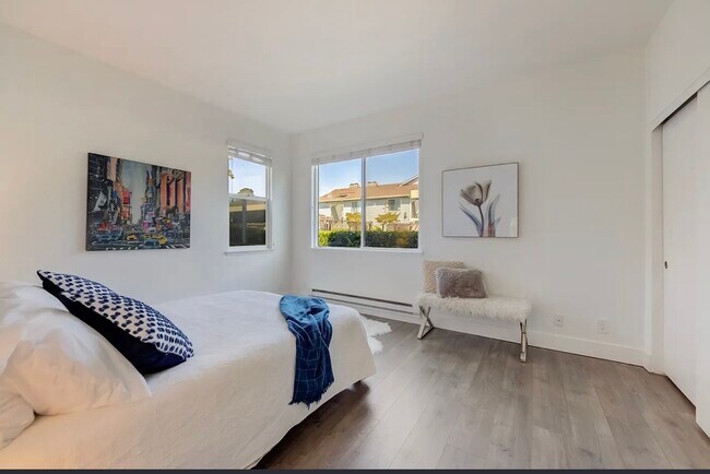 Photo - 15 Shoreline Ct Unit Coming Soon!