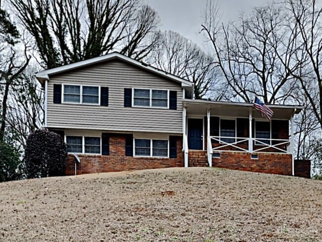 Photo - 2642 Hatfield Cir SE House