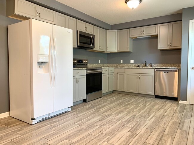 Photo - 212 Bradley Ct