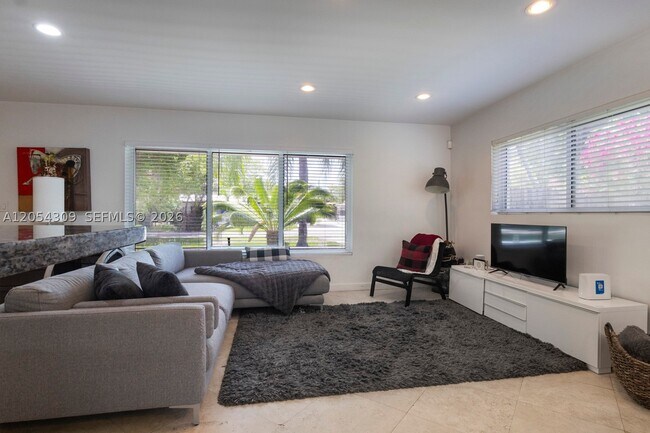 Photo - 8315 SW 62nd Pl
