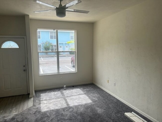Photo - Spacious townhome in Kensington North