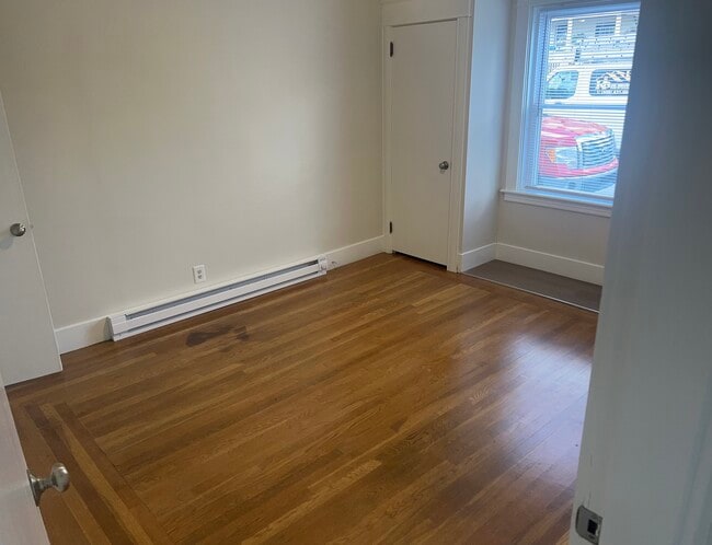 Photo - 566 Bay St Unit 1
